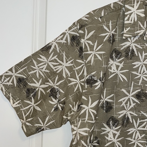 OP Sport Men’s Tan & Cream Tropical Print Short Sleeve Button Down Shirt M - Picture 4 of 7
